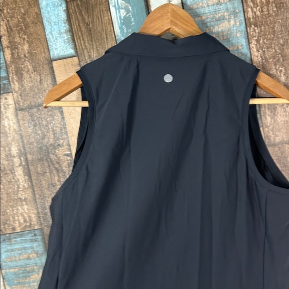 Emlovm XL Black Sleeveless Collared performance top - Picture 10 of 12